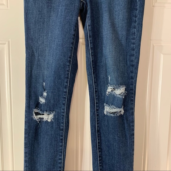 Ripped Levi skinny jeans - Picture 2 of 5